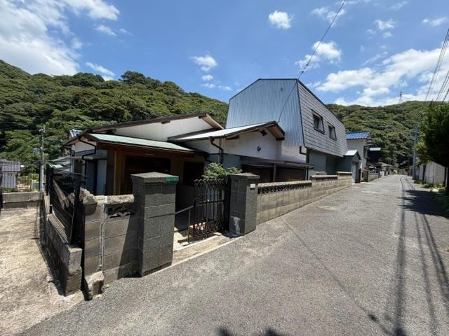 5LDK house in Moji Ward, Kitakyushu, Fukuoka - Photo 1