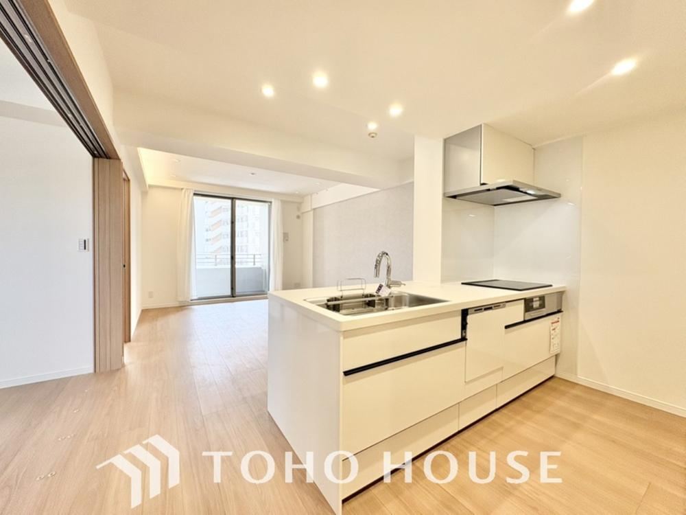 4LDK apartment in Ichikawa, Chiba - Photo 1