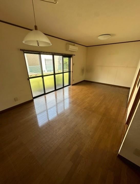 4LDK house in Hirakata, Osaka - Photo 1