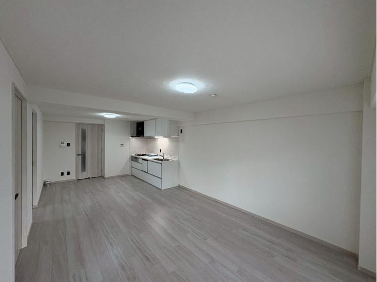 3LDK apartment in Chuo Ward, Osaka - Photo 1