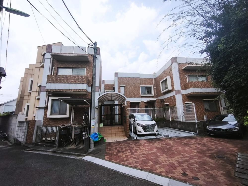 3LDK apartment in Setagaya Ward, Tokyo - Photo 1
