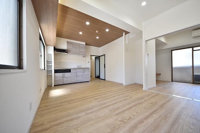 2LDK apartment in Naka Ward, Hiroshima - Photo 1
