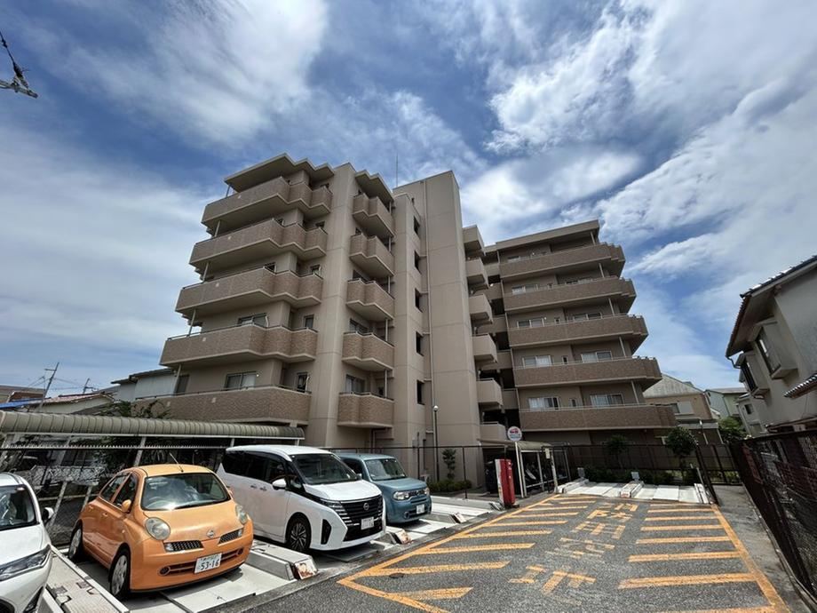 2LDK apartment in Itami, Hyogo - Photo 1