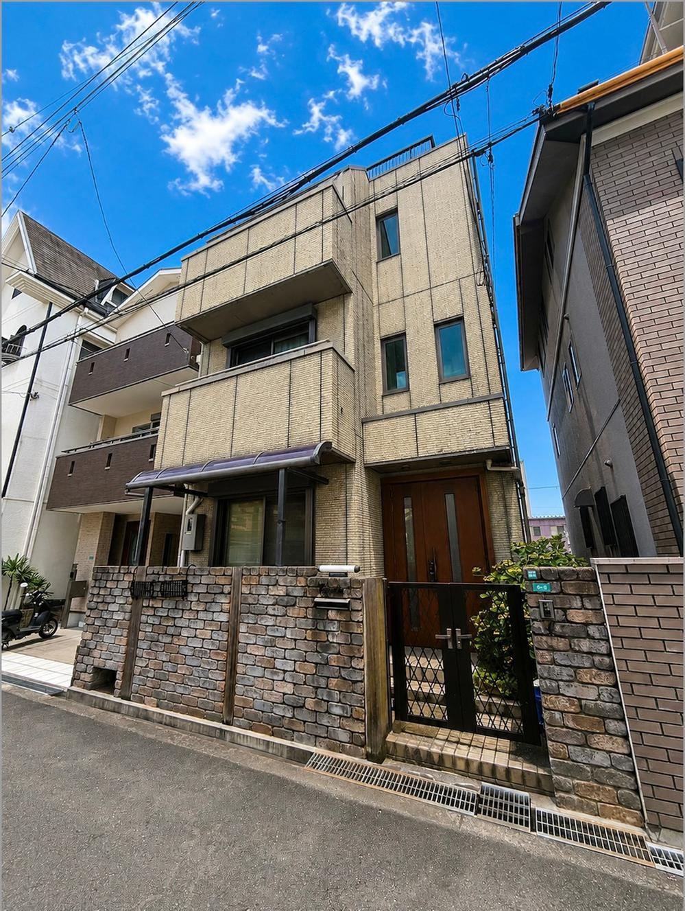 4LDK house in Hirano Ward, Osaka - Photo 1