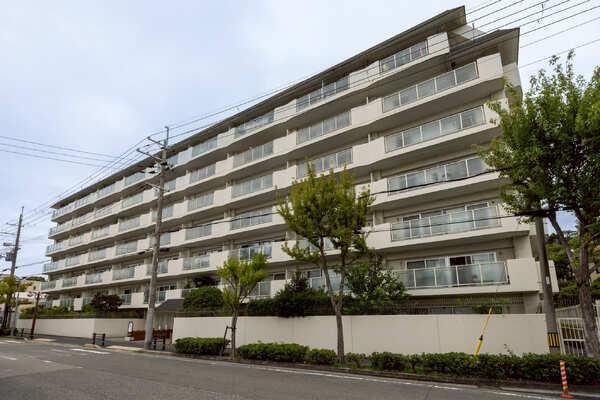 3LDK+S apartment in Ashiya, Hyogo - Photo 1