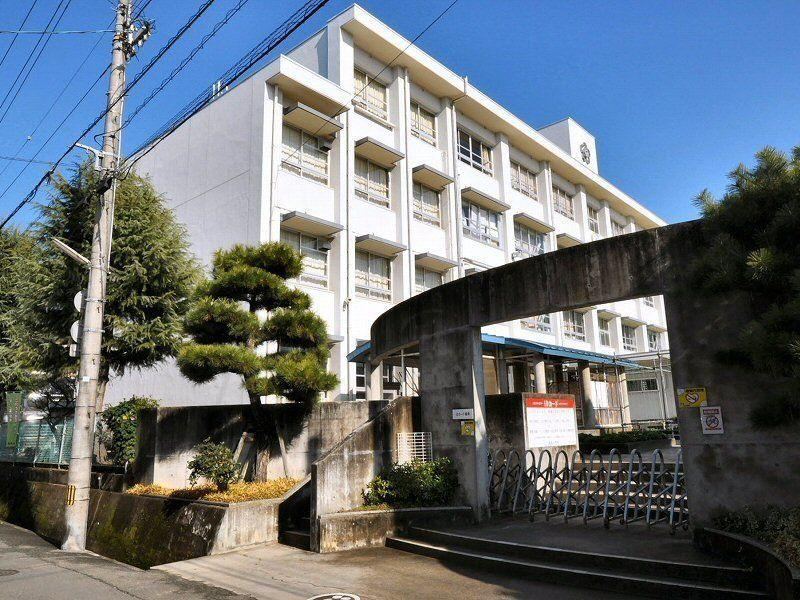 5LDK+S house in Matsuyama, Ehime - Photo 1