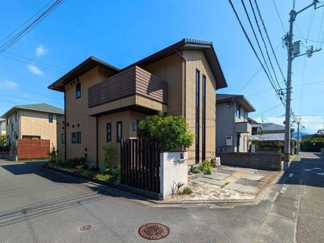 3LDK house in Matsuyama, Ehime - Photo 1