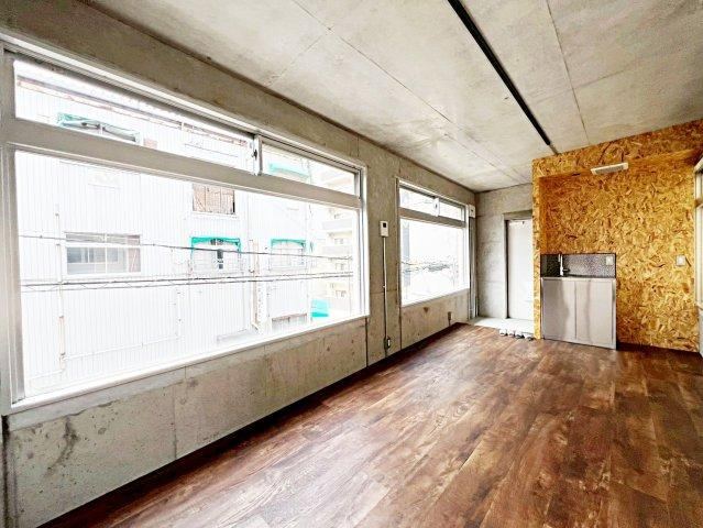 2K house in Konohana Ward, Osaka - Photo 1