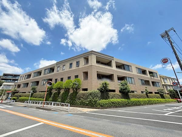 3LDK apartment in Setagaya Ward, Tokyo - Photo 1