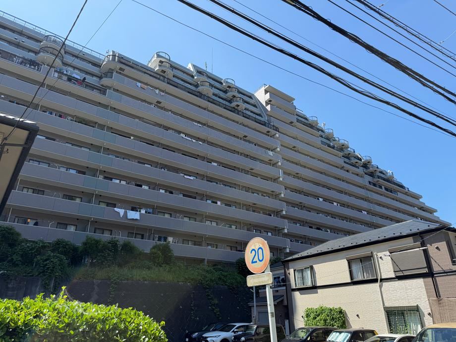4LDK apartment in Yokosuka, Kanagawa - Photo 1