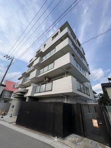 3DK apartment in Minami Ward, Saitama - Photo 1