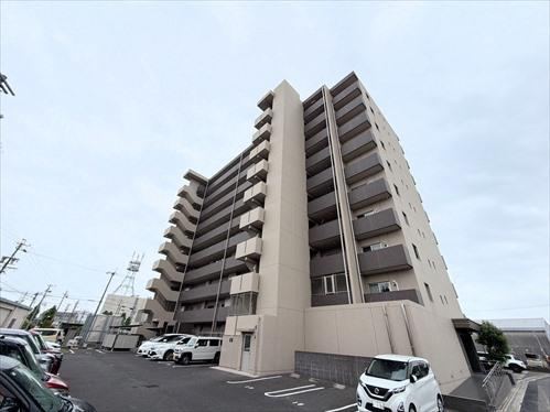 3LDK apartment in Minato Ward, Nagoya, Aichi - Photo 1