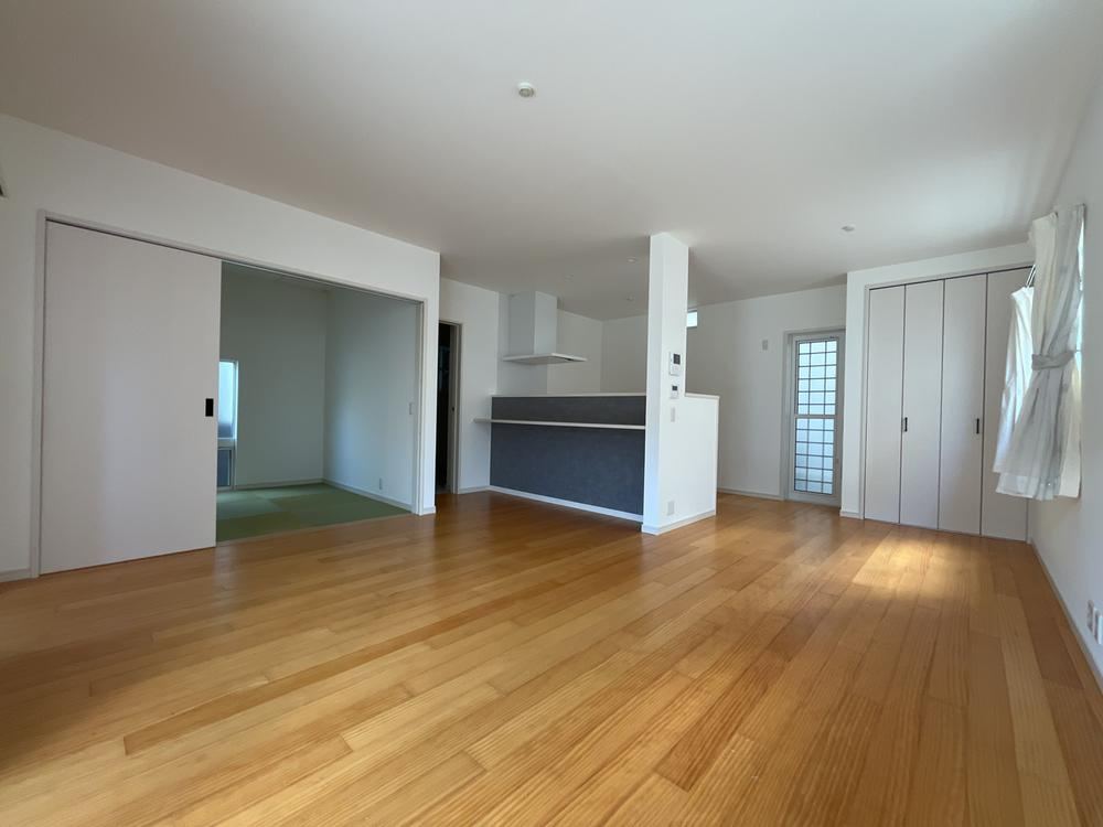 4LDK house in Asakita Ward, Hiroshima - Photo 1