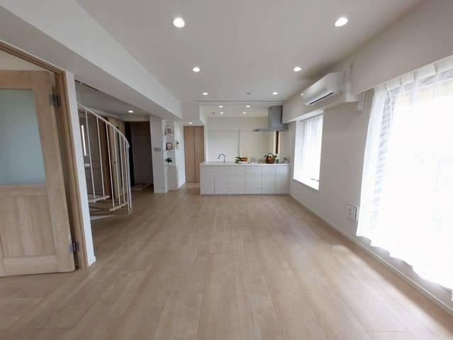 4LDK apartment in Minami Ward, Saitama - Photo 1