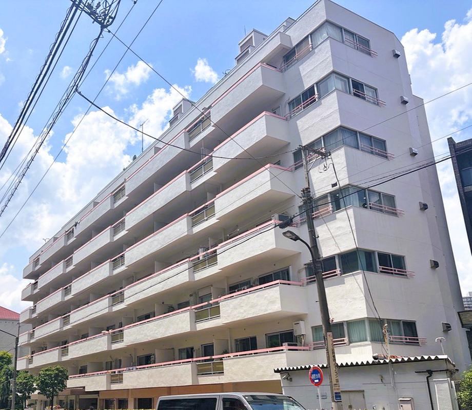 2LDK apartment in Shinjuku Ward, Tokyo - Photo 1
