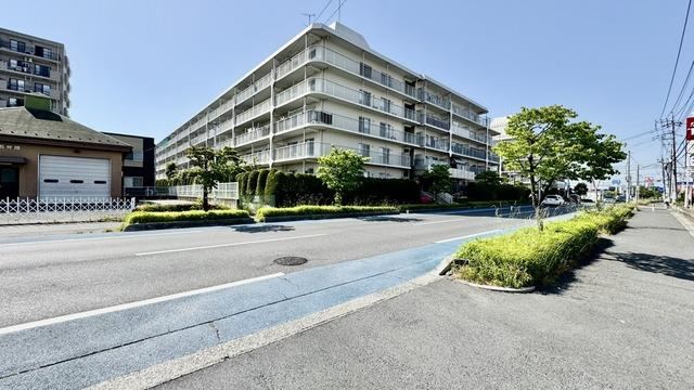 3LDK apartment in Kasukabe, Saitama - Photo 1