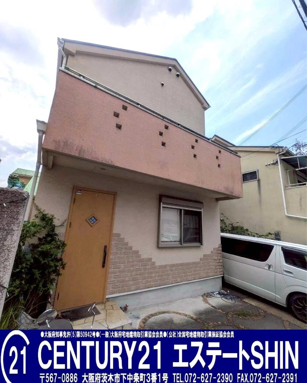 4LDK house in Takatsuki, Osaka - Photo 1