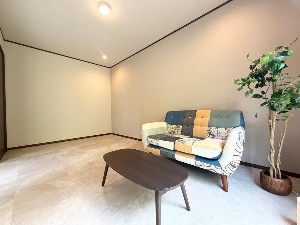 4LDK house in Yao, Osaka - Photo 1