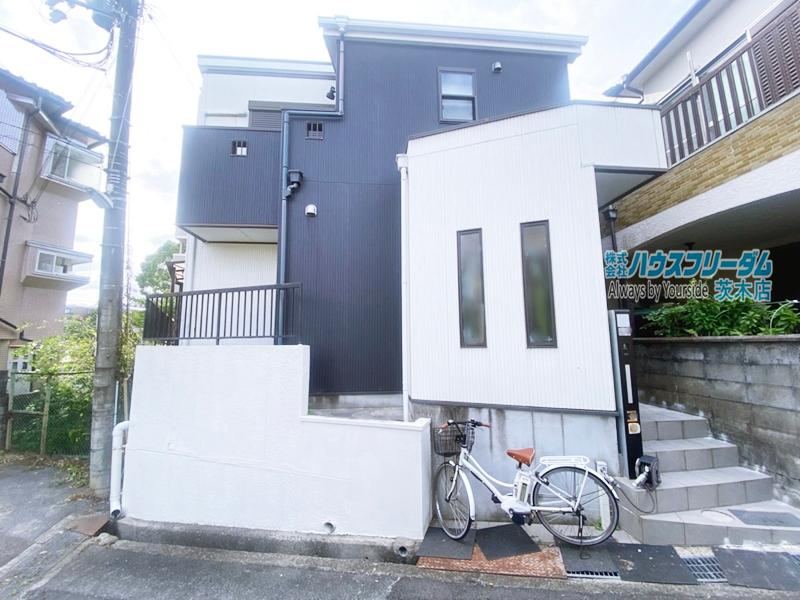 4LDK house in Mino, Osaka - Photo 1