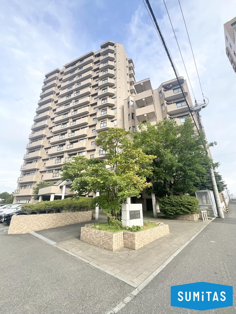 3LDK apartment in Chuo Ward, Sapporo, Hokkaido - Photo 1