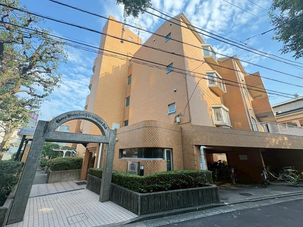 4LDK+S apartment in Edogawa Ward, Tokyo - Photo 1