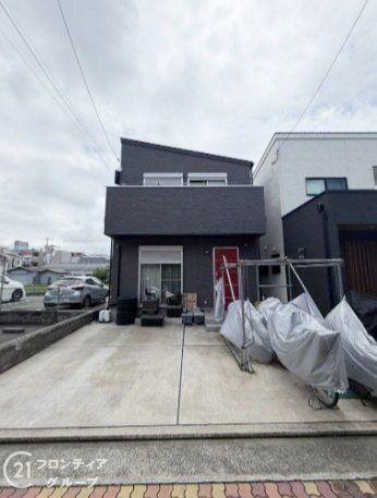 4LDK house in Yao, Osaka - Photo 1