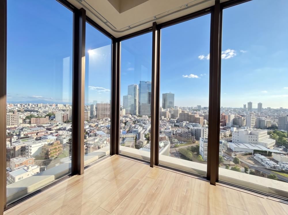 3LDK apartment in Shinjuku Ward, Tokyo - Photo 1