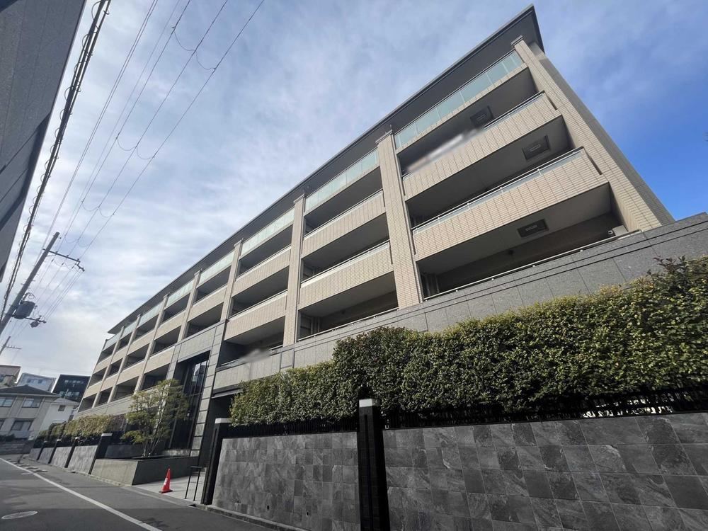 3LDK apartment in Hirakata, Osaka - Photo 1
