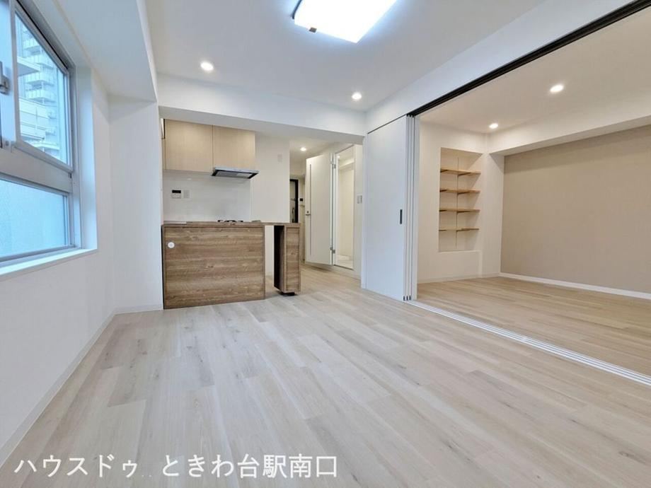 2LDK+S apartment in Itabashi Ward, Tokyo - Photo 1