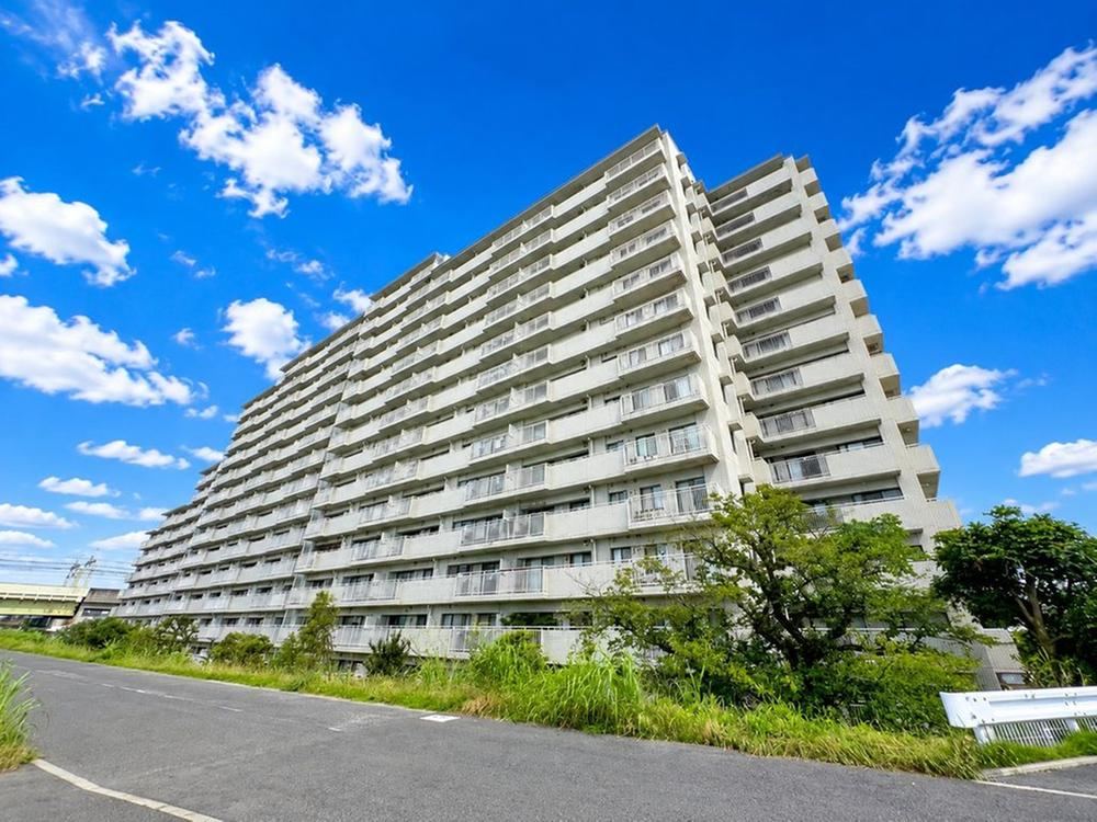 3LDK apartment in Komae, Tokyo - Photo 1