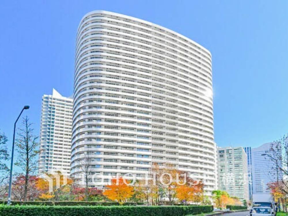 2LDK apartment in Nishi Ward, Yokohama, Kanagawa - Photo 1