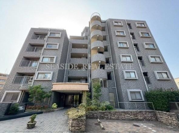 4LDK apartment in Sawara Ward, Fukuoka - Photo 1