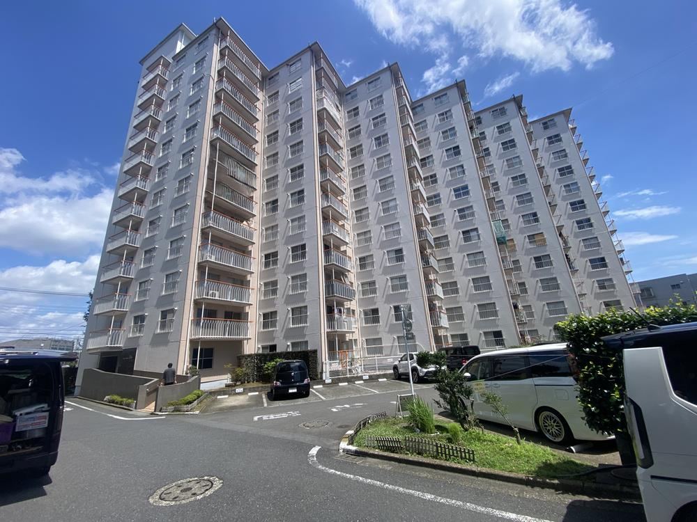 2LDK apartment in Hachioji, Tokyo - Photo 1