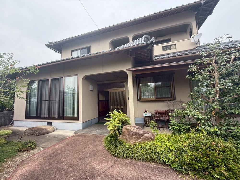 5LDK+2S house in Tsuyama, Okayama - Photo 1