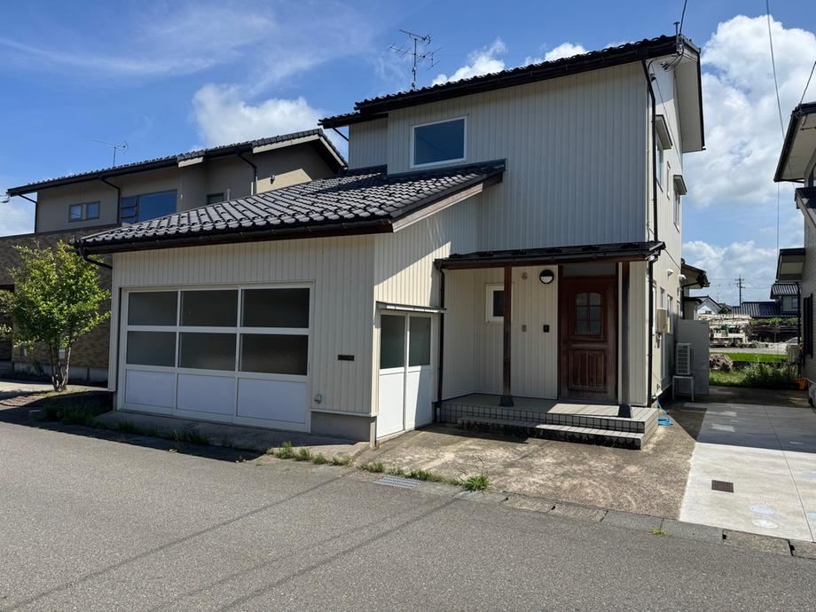 4LDK+S house in Komatsu, Ishikawa - Photo 1