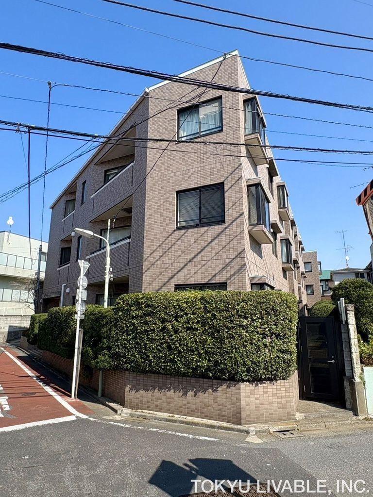 3LDK apartment in Shinagawa Ward, Tokyo - Photo 1
