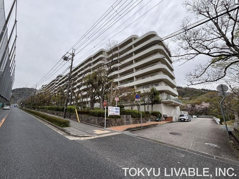 4LDK apartment in Takarazuka, Hyogo - Photo 1