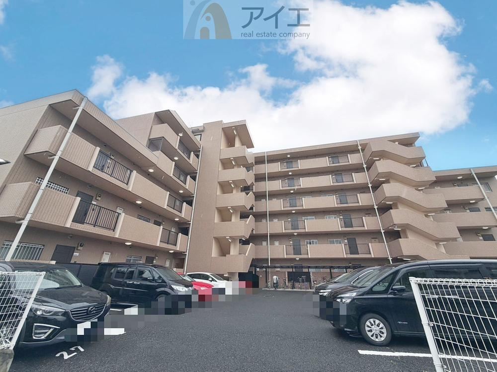 2LDK+S apartment in Matsudo, Chiba - Photo 1