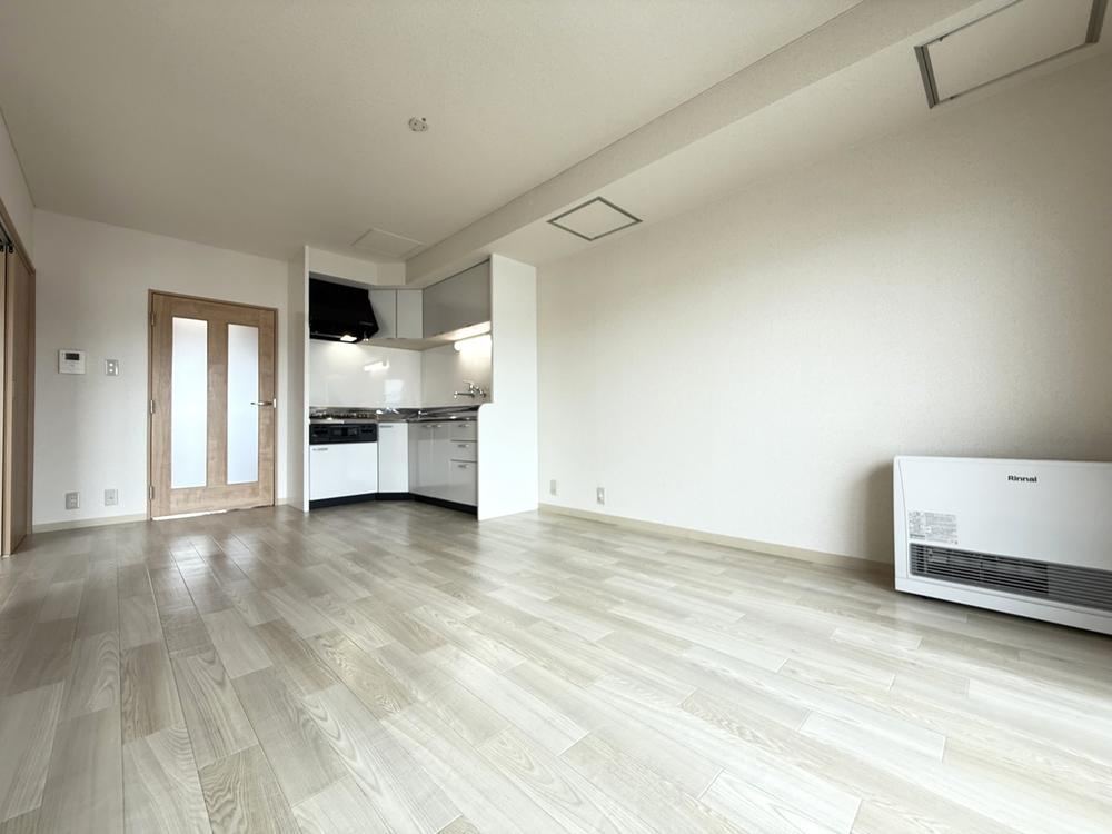 2LDK apartment in Kitahiroshima, Hokkaido - Photo 1