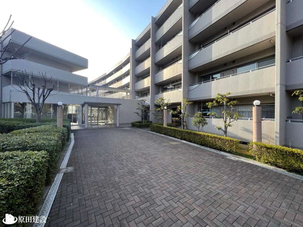 4LDK apartment in Oji, Kitakatsuragi District, Nara - Photo 1