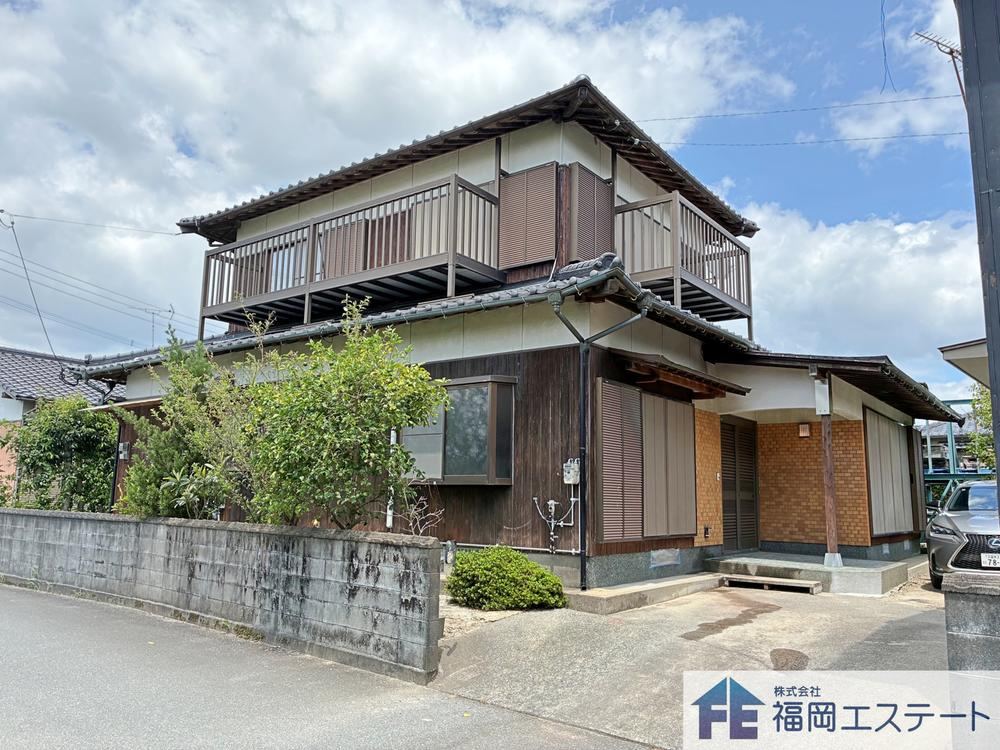 5LDK house in Kurume, Fukuoka - Photo 1