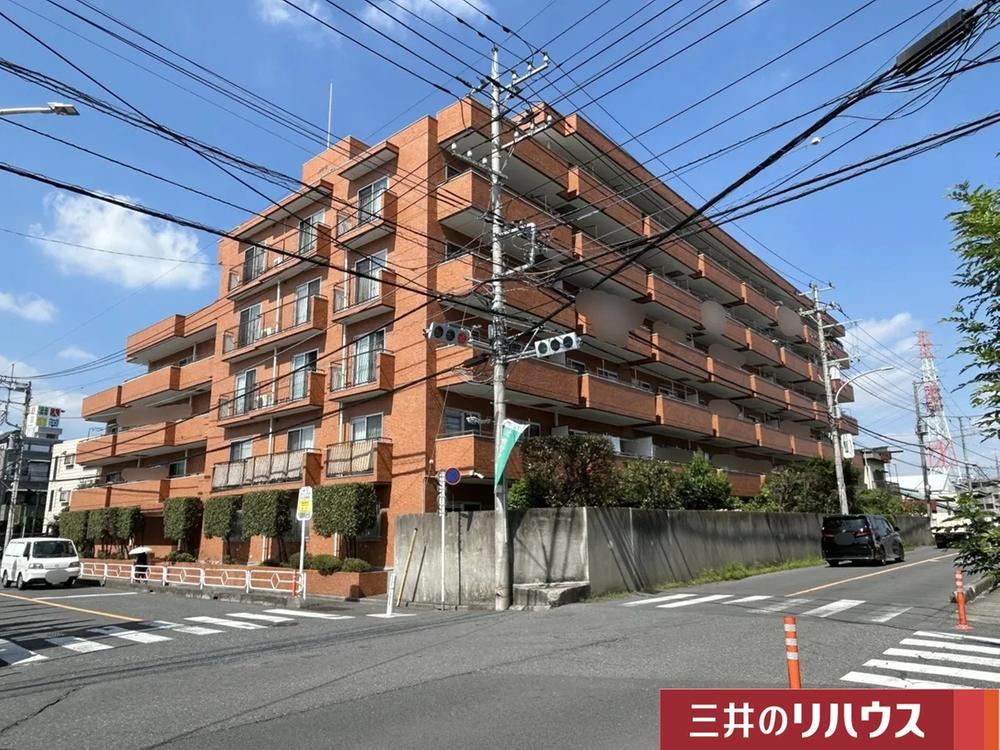4LDK apartment in Minami Ward, Saitama - Photo 1