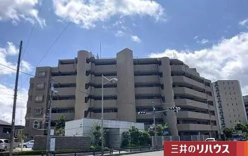 4LDK apartment in Tokorozawa, Saitama - Photo 1