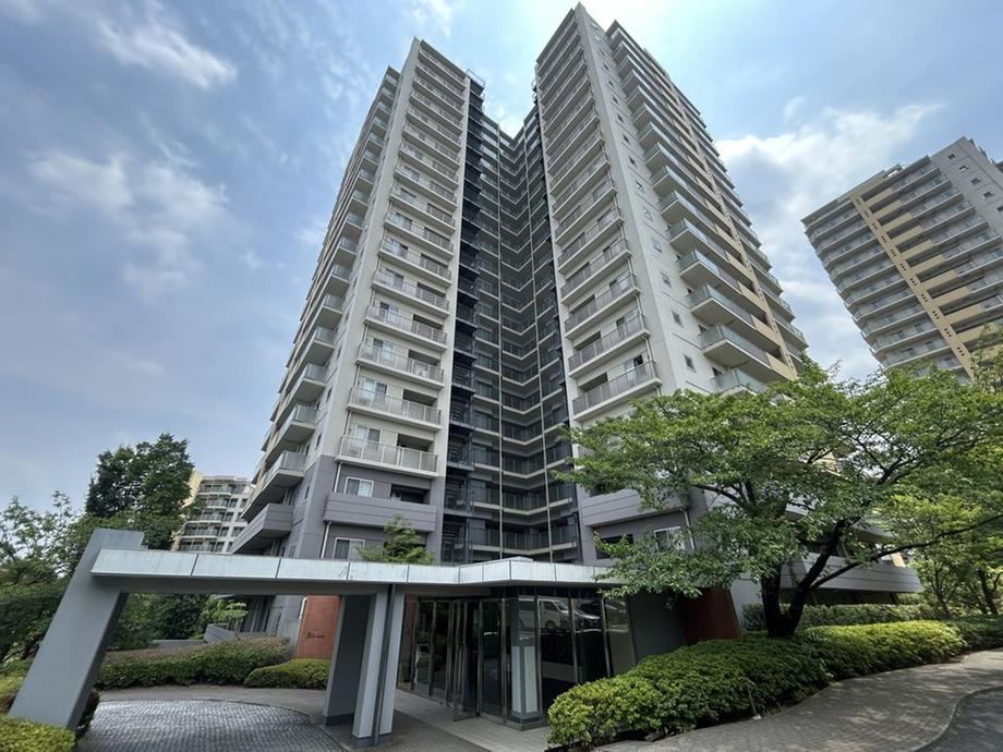 3LDK apartment in Inagi, Tokyo - Photo 1