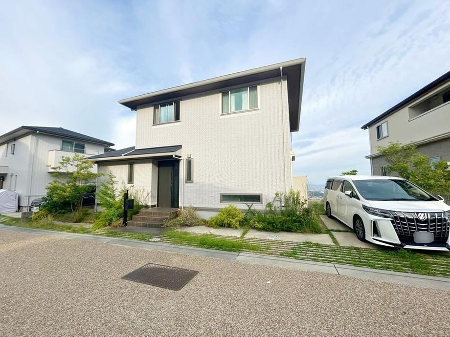 5LDK house in Mino, Osaka - Photo 1