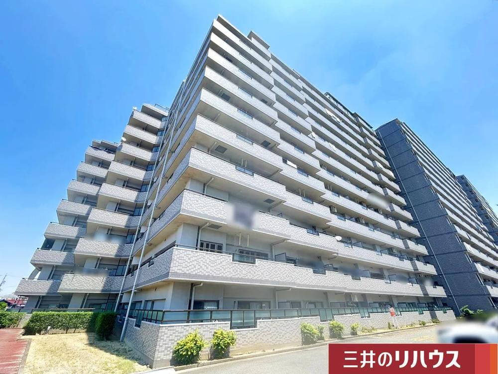 4LDK apartment in Oharu, Ama District, Aichi - Photo 1