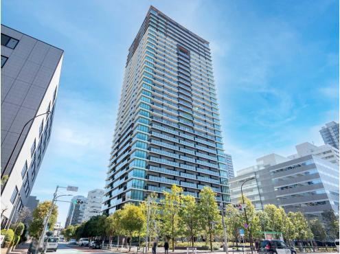 2LDK apartment in Minato Ward, Tokyo - Photo 1