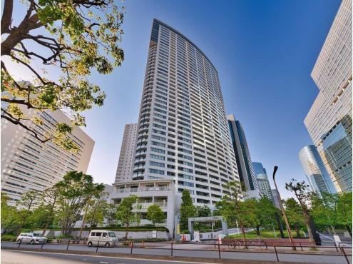 2LDK apartment in Minato Ward, Tokyo - Photo 1