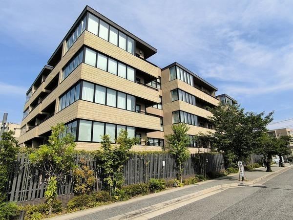2LDK apartment in Ashiya, Hyogo - Photo 1