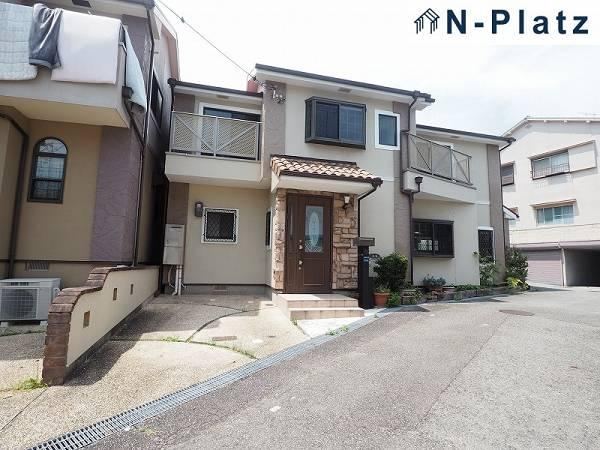 4LDK house in Tarumi Ward, Kobe, Hyogo - Photo 1